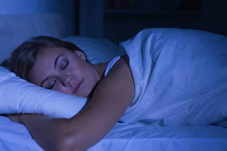 Por qué el CBD puede ayudarnos a dormir mejor por las noches