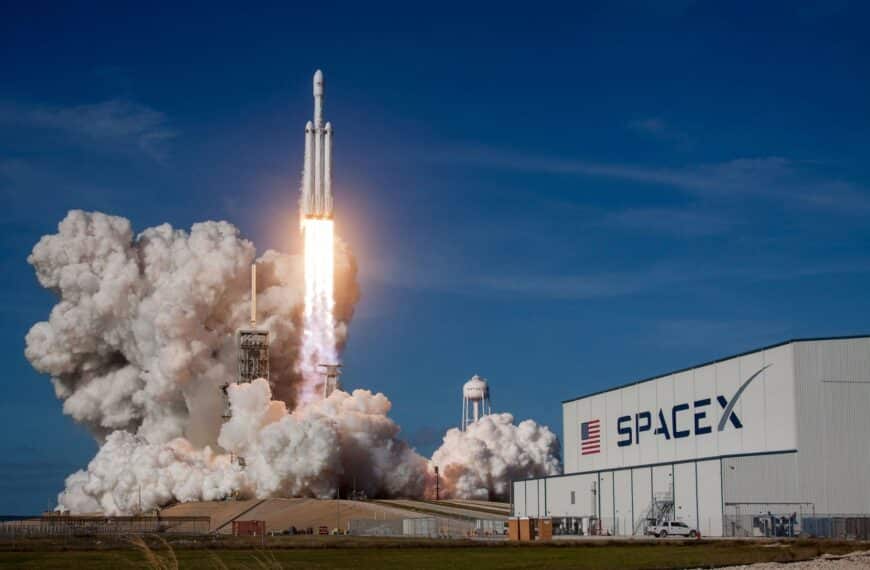 Antes de los billones, Elon Musk aprendió que la fábrica no perdona