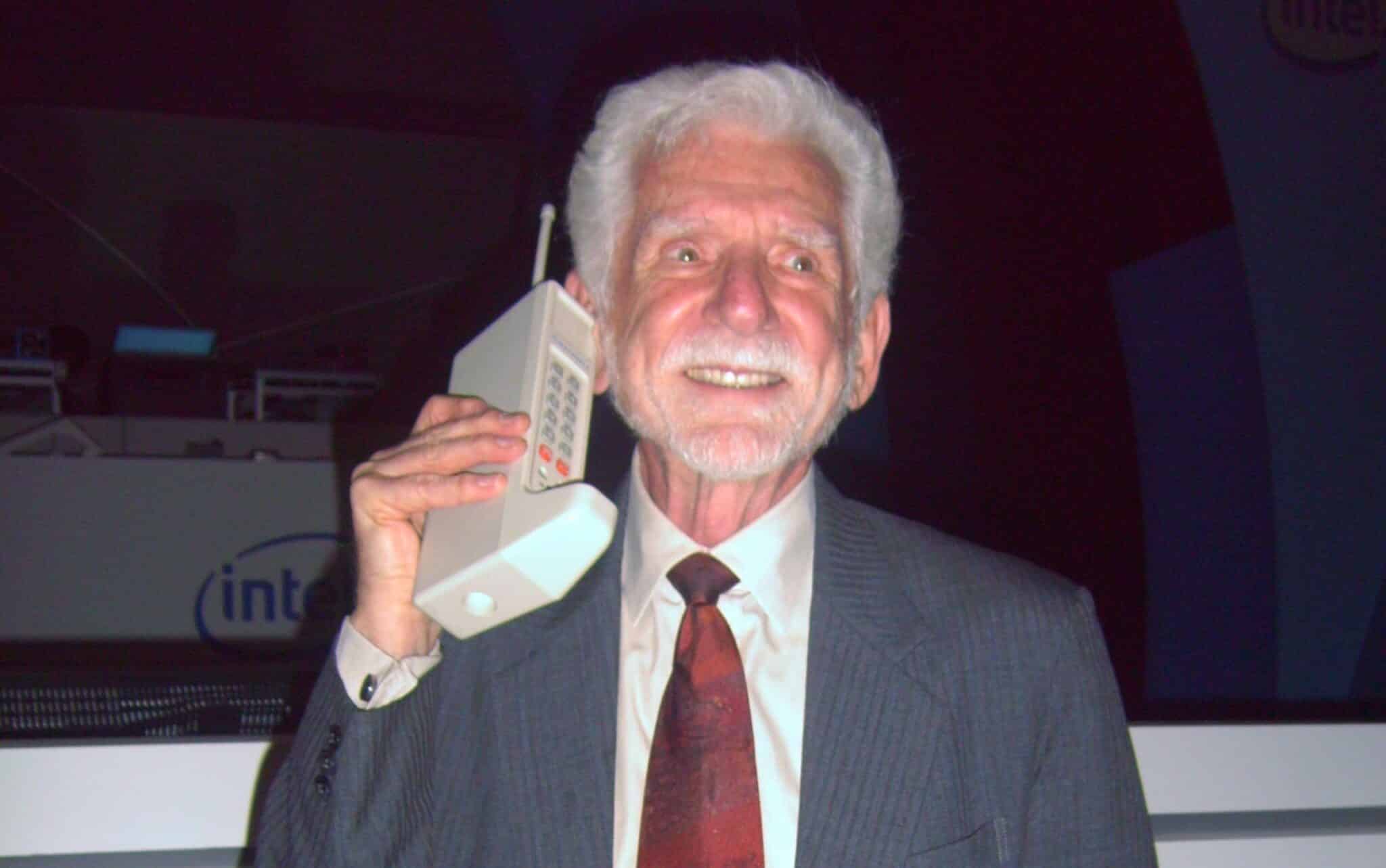 Martin Cooper: El ingeniero que cambió el mundo con la primera llamada móvil