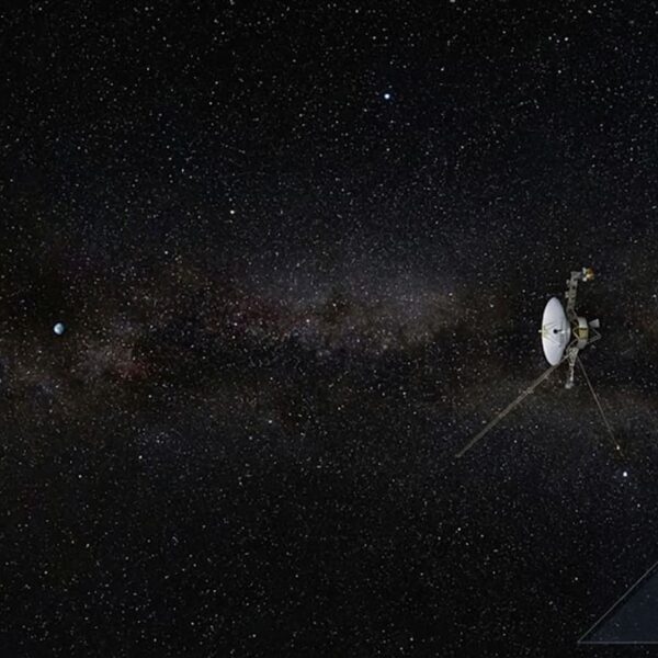 Voyager 1 está a punto de cumplir un nuevo hito: a un día-luz de la Tierra